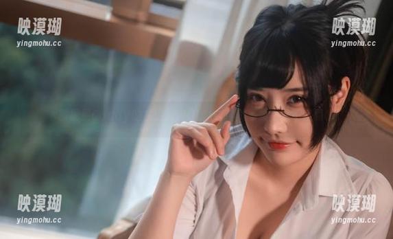 糖果果Candy的私拍室内OL，这种美感果然是不言而喻