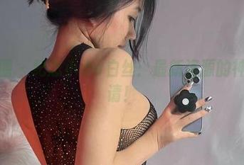 微密圈 – 纪念小小v白丝：最新资源的神秘邀请！