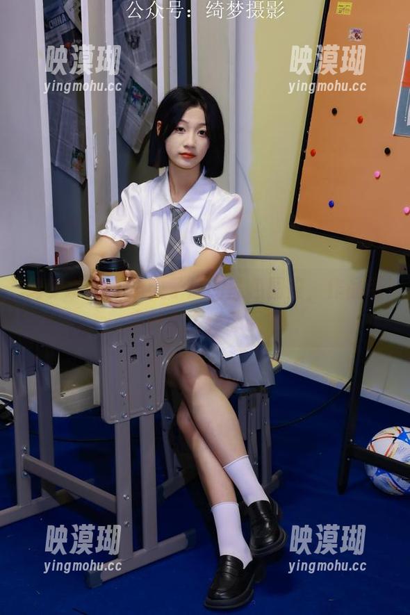 绮梦摄影 - 进入子涵的黑色图鉴，作品带来什么古怪感受？