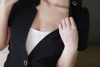 美媛馆 – 于大乔在修女形象下的私拍：图片里藏的温柔