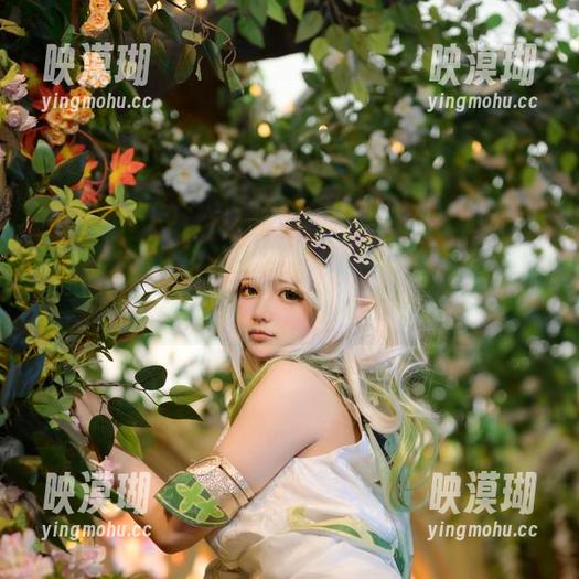 在纠结要不要下载莱可Raika的女友图包，是我的审美有问题吗？