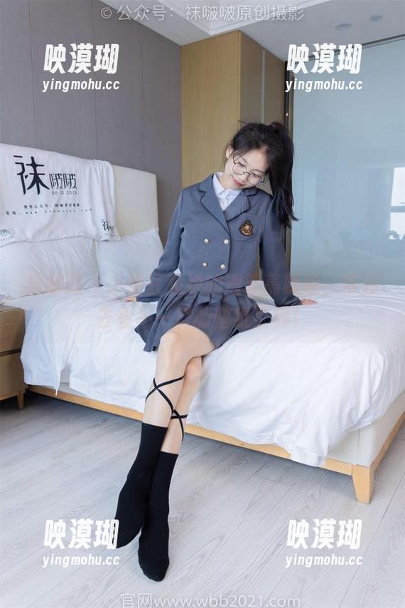 袜啵啵 - 小甜豆和她的透明高跟鞋，带你去看不一样的壁纸世界！