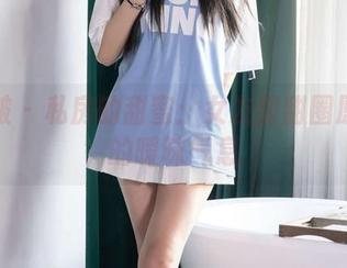 袜啵啵 – 私房的甜蜜：女友甜甜圈原图里的暧昧气息