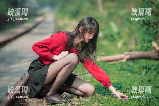 全套西瓜少女双人图集，想知道她们的故事嘛？哈哈，或许只是西瓜的美味而已！