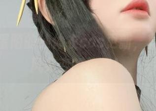 趴趴捣蛋陌的连体衣cos更新，真的是画风突变的惊艳！