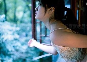 轰趴猫 – 一边欣赏温心怡的瑜伽作品集，一边默默给自己降心率，真的太赞了！