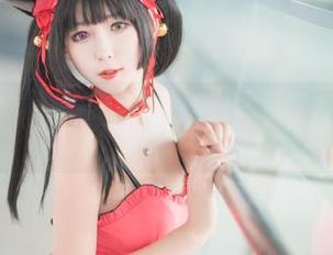 说实话，雯粥粥i的女友写真，有种让人窒息的美，心里默念‘我也行’。