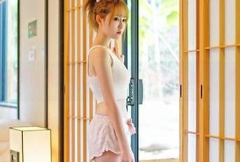 青豆客 – 原图特供：易阳的美脚让你心跳加速，资源无限！