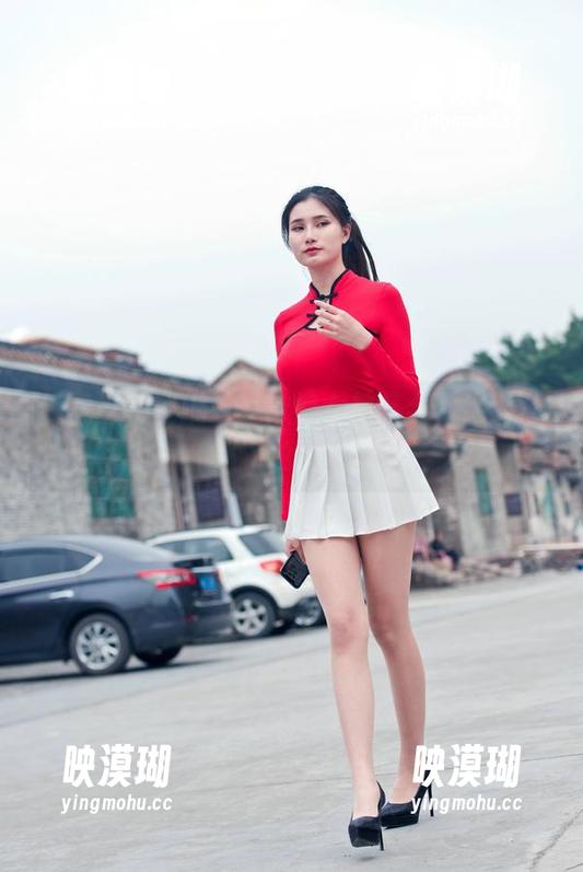 魔镜街拍壁纸：紧身裤女神集合，绝对让你心动的视角！
